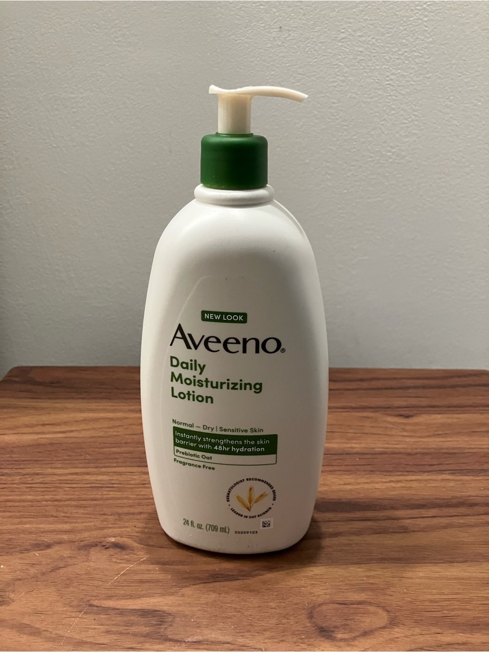Aveeno Daily Moisturizing Lotion - White with Green Pump